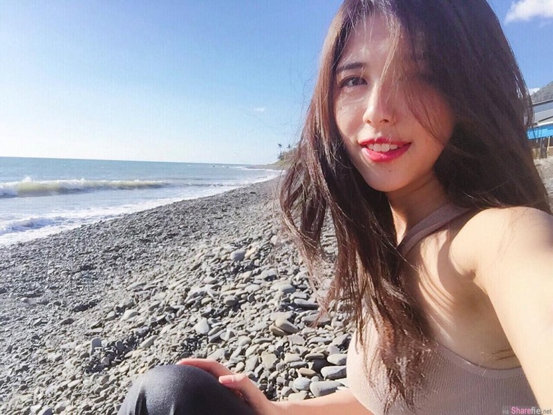 阳光正妹Unaaa 美女冲浪征服大海