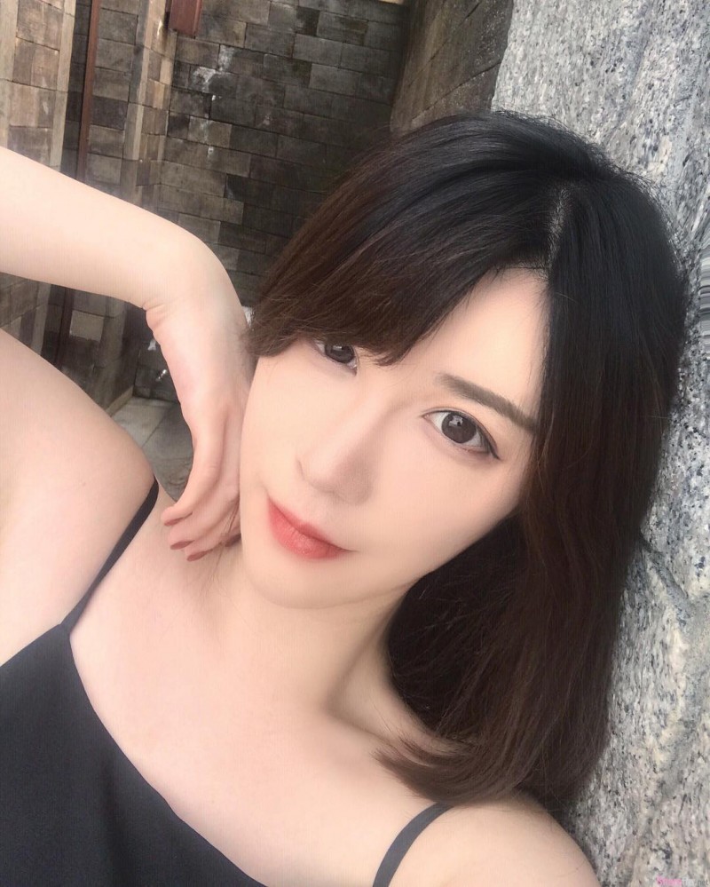 【GG扑克】上海正妹Sharon 白皙大长腿美女性感迷人