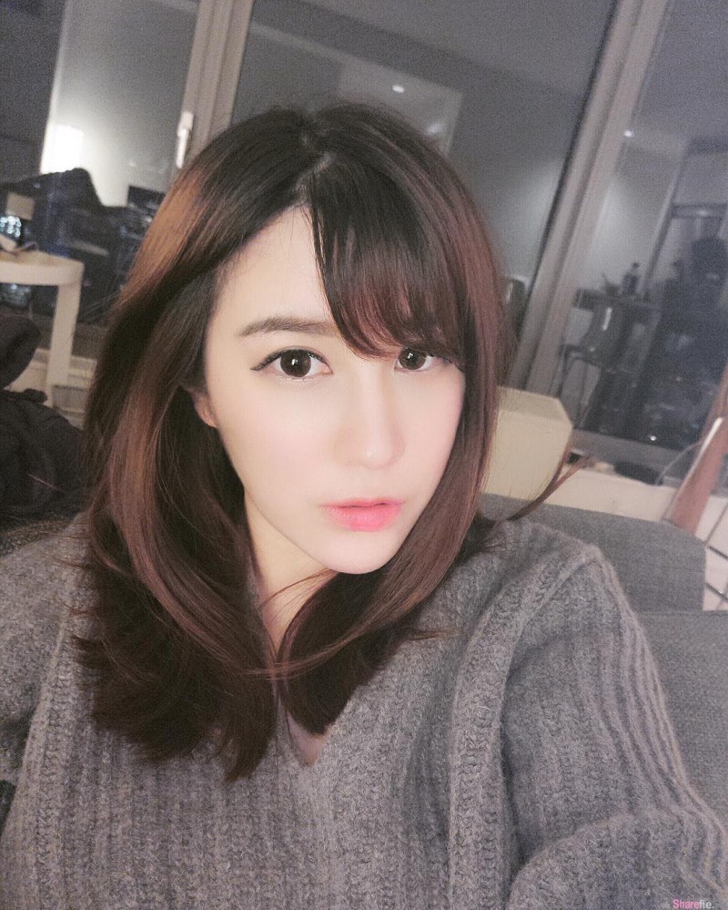 【GG扑克】上海正妹Sharon 白皙大长腿美女性感迷人