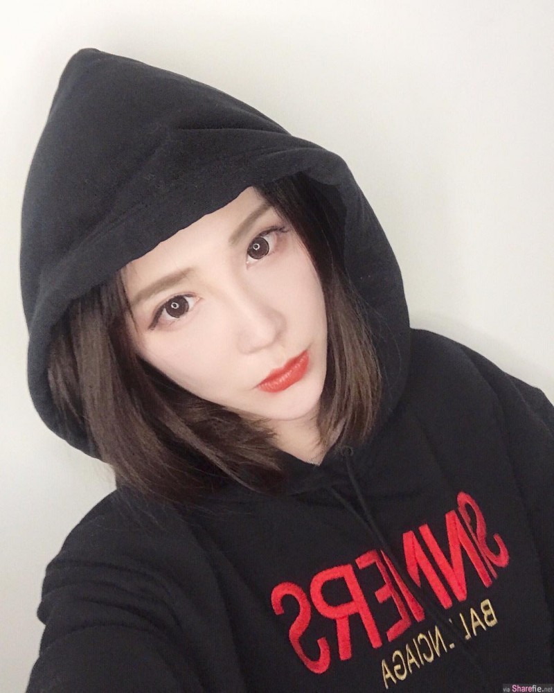 【GG扑克】上海正妹Sharon 白皙大长腿美女性感迷人