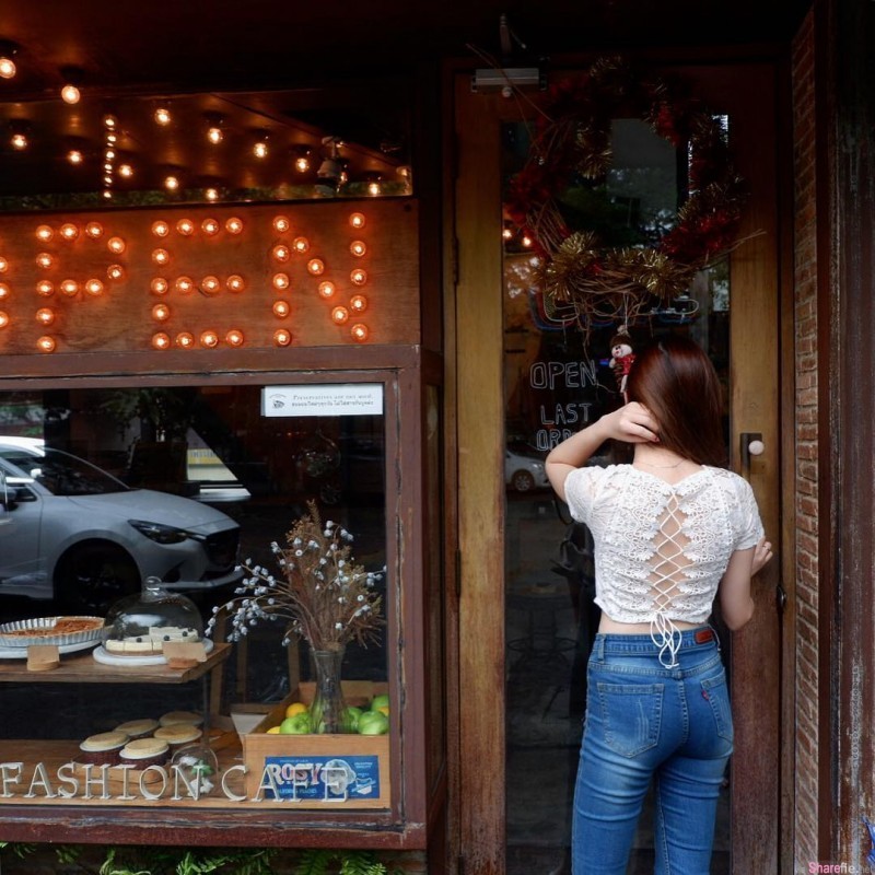 【GG扑克】小清新正妹Estelle 新社花海花海中弹钢琴仙气逼人