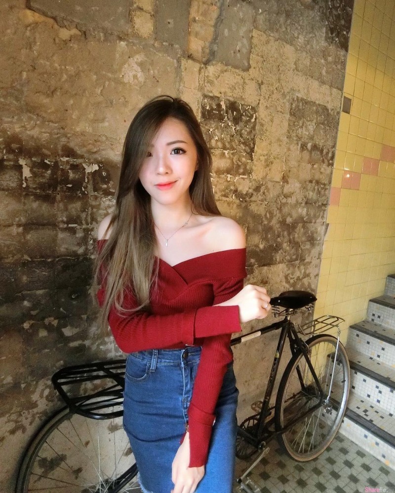 【GG扑克】小清新正妹Estelle 新社花海花海中弹钢琴仙气逼人