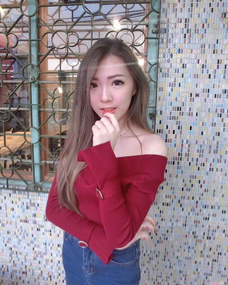 【GG扑克】小清新正妹Estelle 新社花海花海中弹钢琴仙气逼人