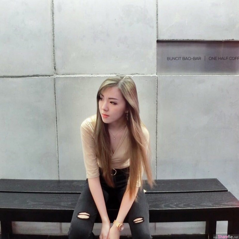 【GG扑克】小清新正妹Estelle 新社花海花海中弹钢琴仙气逼人