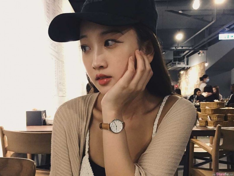 美臀正妹HuaHua CK运动内衣秀性感S曲线