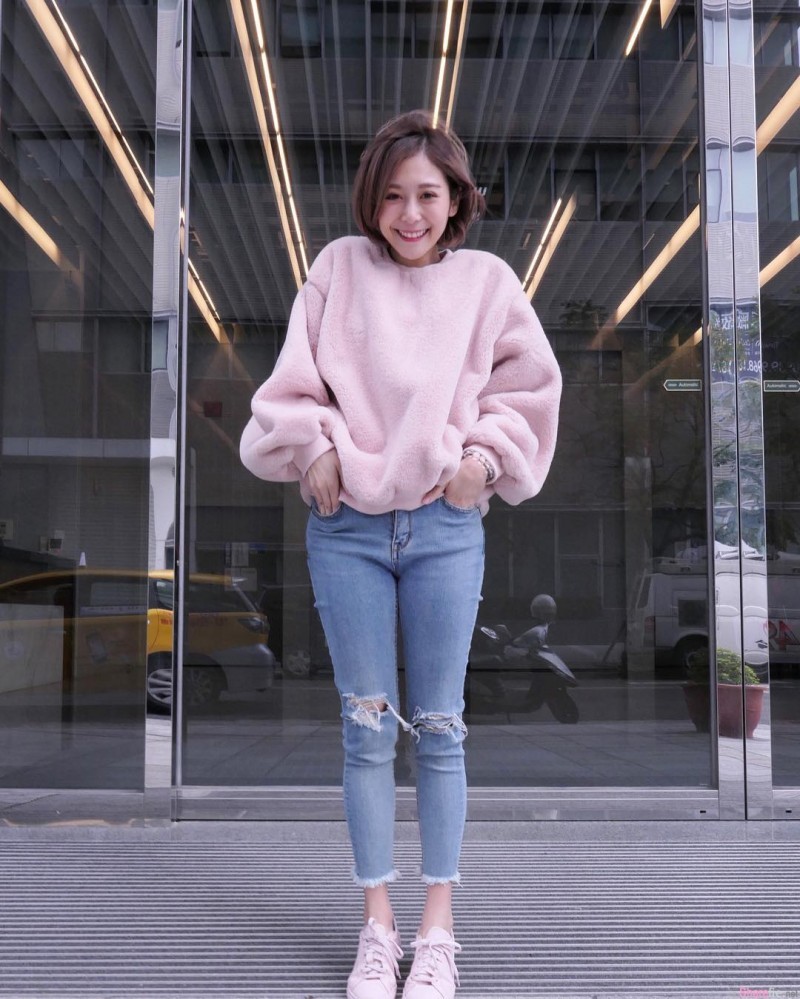 【GG扑克】女神Albee刘璟莹健身照 意外露出“骆驼蹄”引热议