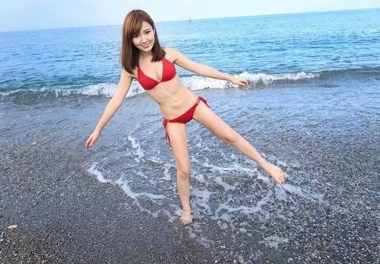 极品美女护士正妹 萌Q超反差电翻网友