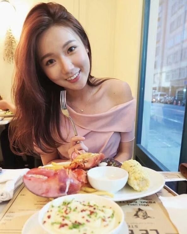 极品美女护士正妹 萌Q超反差电翻网友