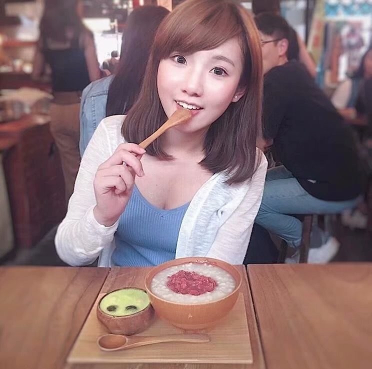 极品美女护士正妹 萌Q超反差电翻网友