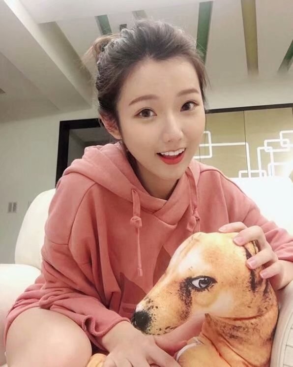 极品美女护士正妹 萌Q超反差电翻网友