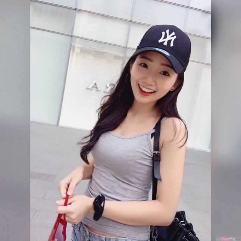 台湾大长腿正妹Jessie 甜美治愈笑容让瞬间有感觉