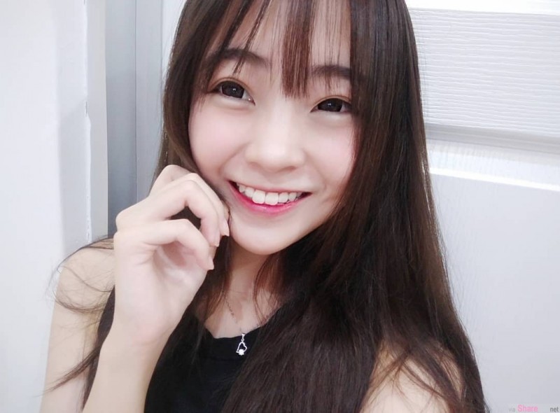 清纯正妹WENYEK 青春美少女甜美可爱被叫女神