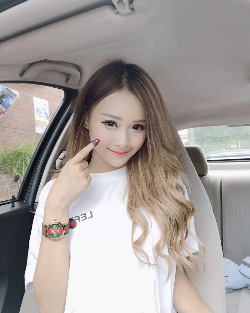 【GG扑克】网红正妹BabySuki 逆天大长腿性感迷人