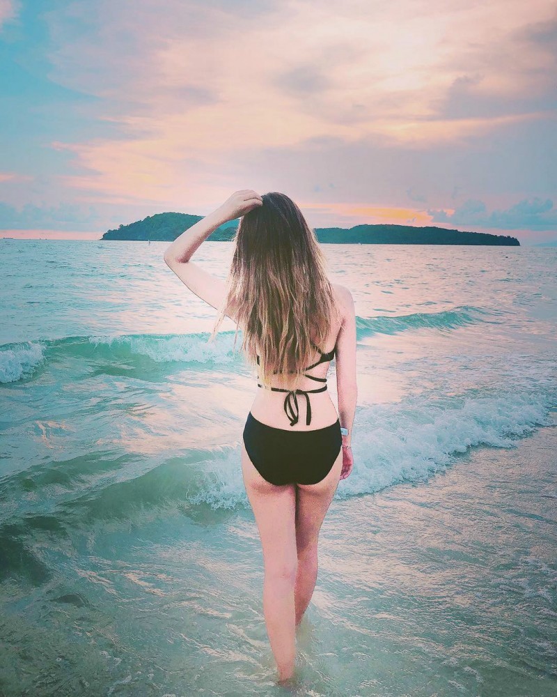 【GG扑克】网红正妹BabySuki 逆天大长腿性感迷人