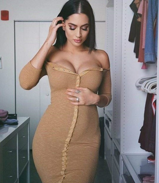 【GG扑克】性感辣妈Hope Howard 女空军退伍实现模特梦