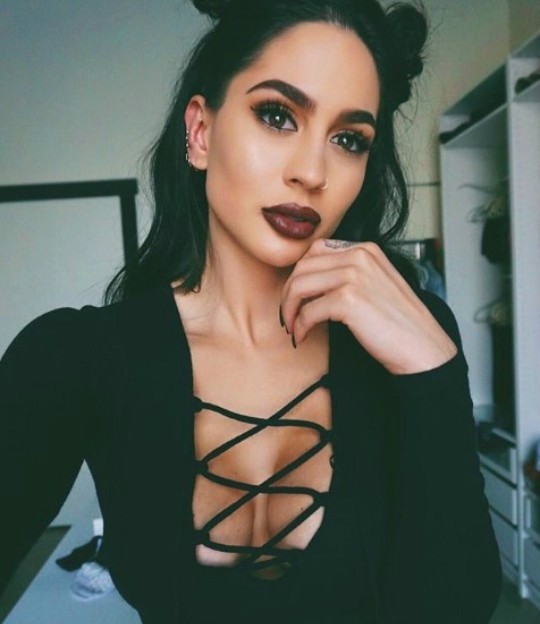 【GG扑克】性感辣妈Hope Howard 女空军退伍实现模特梦