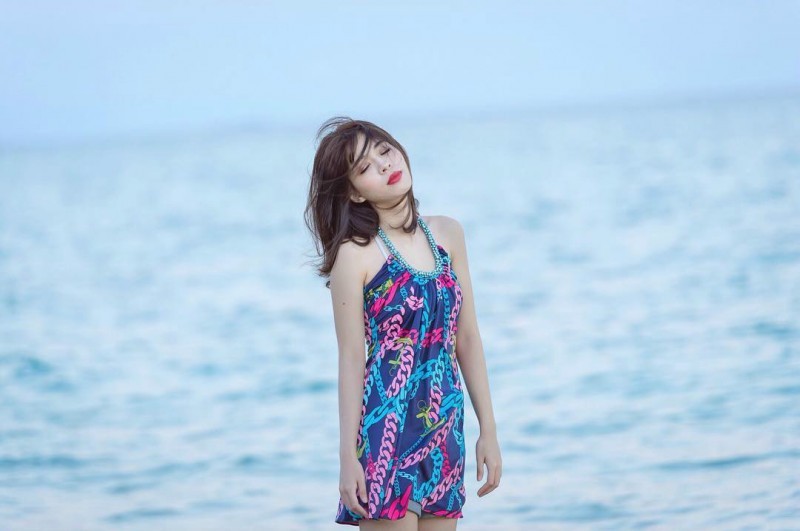 正妹空姐黄姵涵晒试穿比基尼照 性感火辣身材引发网友暴动