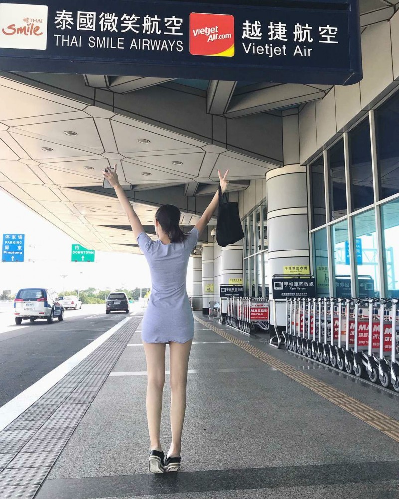 正妹空姐黄姵涵晒试穿比基尼照 性感火辣身材引发网友暴动