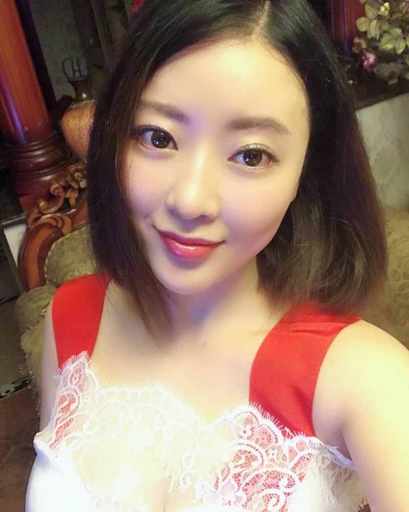 刘强东涉性侵事件女主角蒋娉婷 网红正妹凹凸有致性感迷人