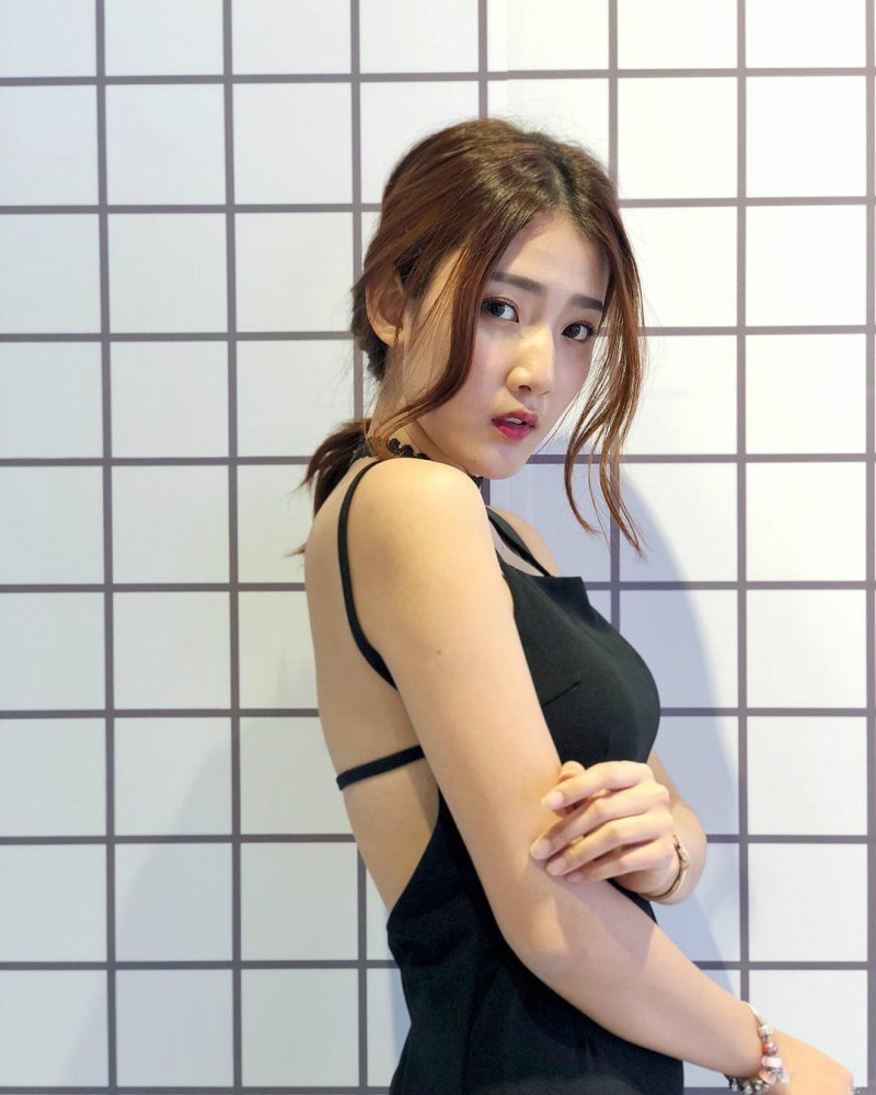 大马性感正妹JaQuee OL紧身照秀完美曲线令秒硬