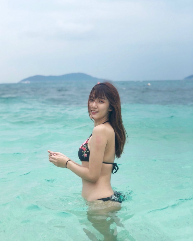 大马性感正妹JaQuee OL紧身照秀完美曲线令秒硬
