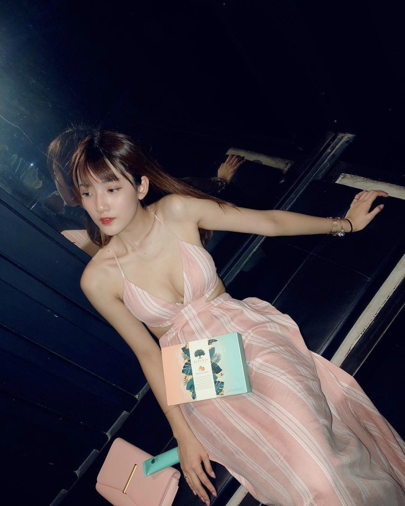 大马性感正妹JaQuee OL紧身照秀完美曲线令秒硬