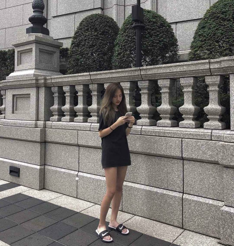 校园正妹tzuting 性感紧身衣美女令人想犯规