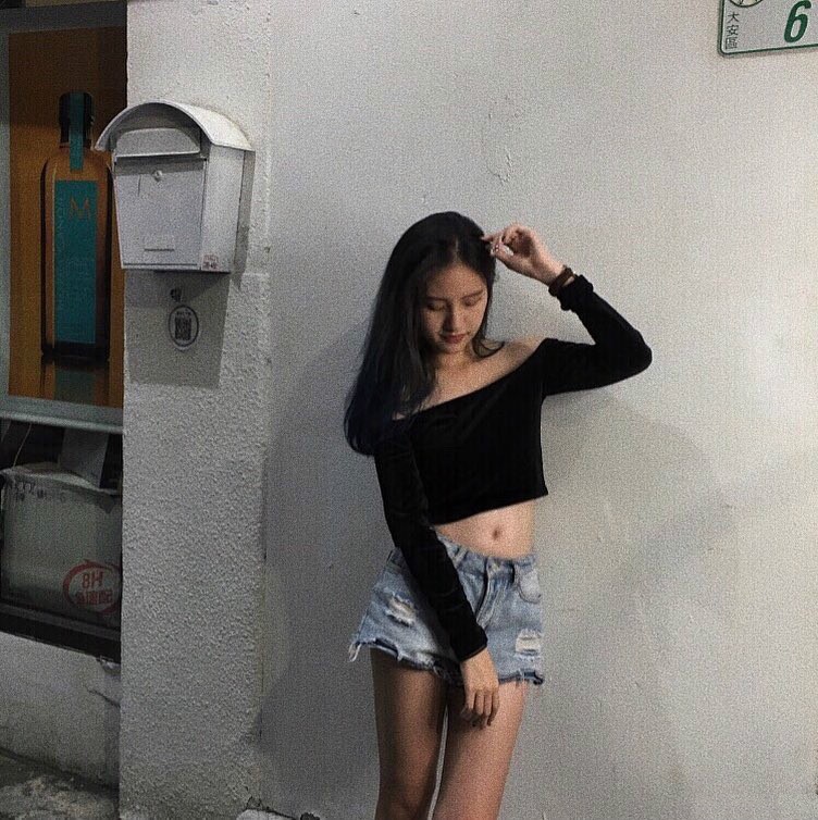 校园正妹tzuting 性感紧身衣美女令人想犯规