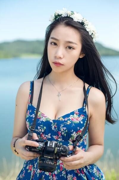 【GG扑克】舌头来回舔着,吮吸着女友健忘的呻吟,喘息着的小妖精们,直到三天不能上床睡觉。