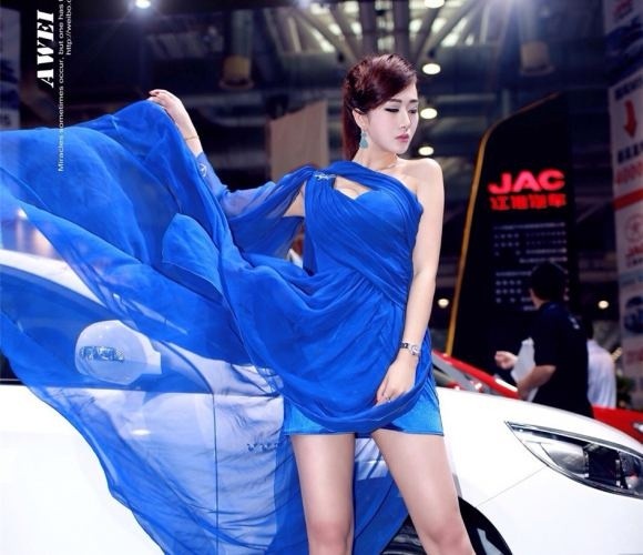 被公公舔下面履历 男朋友压着有节拍地顶我_追捕偷心前妻