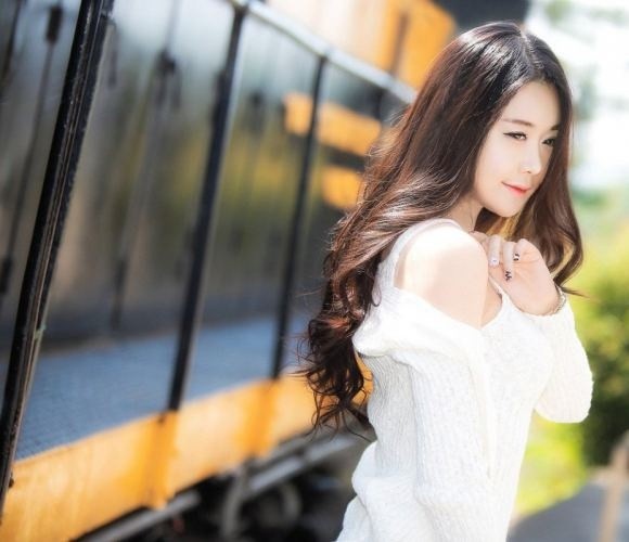 舔女人的阴唇好爽啊啊啊 干的热巴喘不外气_婚婚相虐