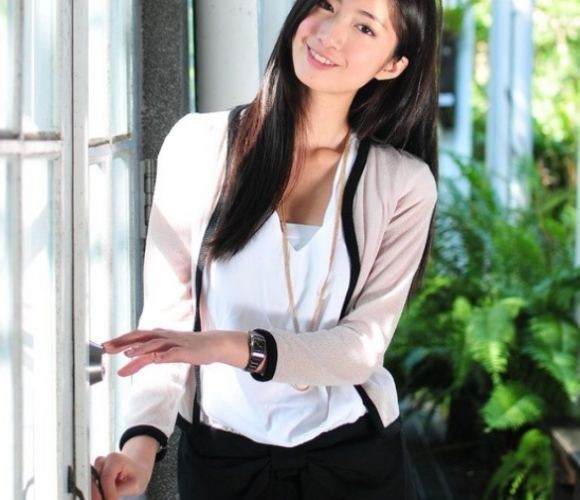 村落欲爱李年夜 美男校花把我夹得好爽_总裁请闪开