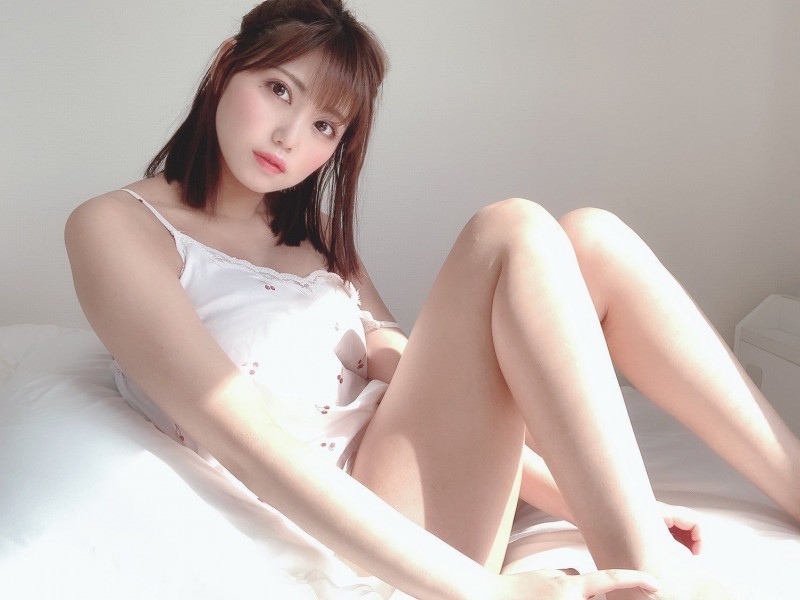 【GG扑克】还记得她吗!G奶萌妹「篠原冴美」脱衣挑战爆红,感激TW:让我的关注者增加3000人