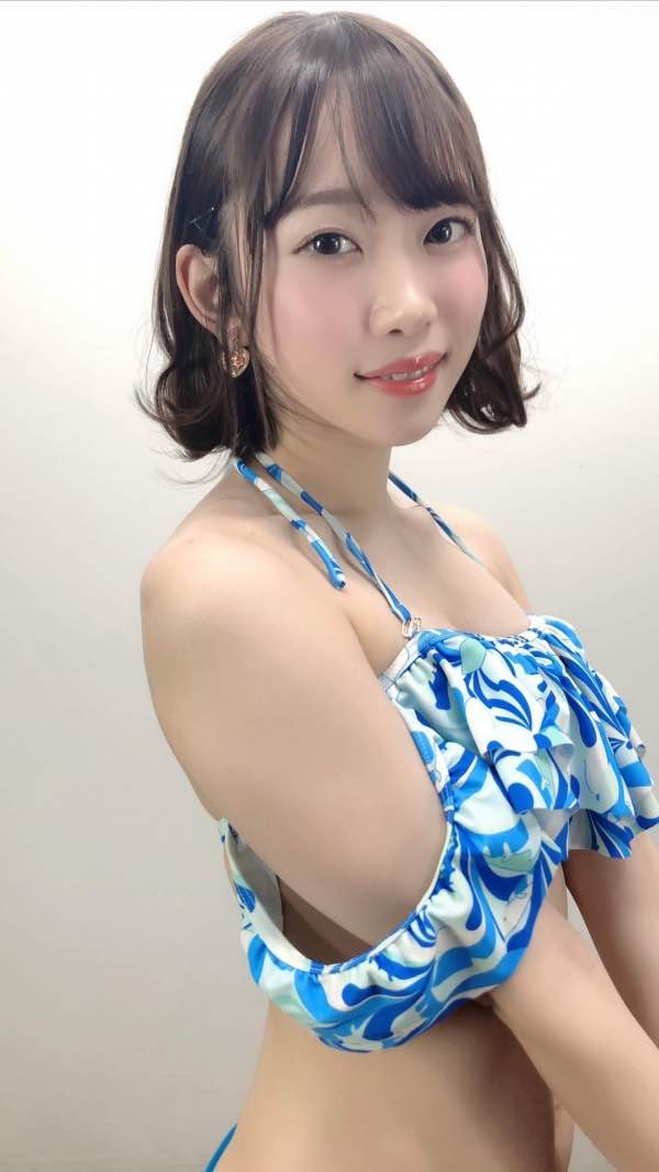 SSNI-783:巨乳美少女架乃由罗背着男友，和学长在棉被里小声缠绵！