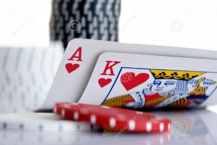 ​策略探讨：AK翻前应该跟注还是3bet？