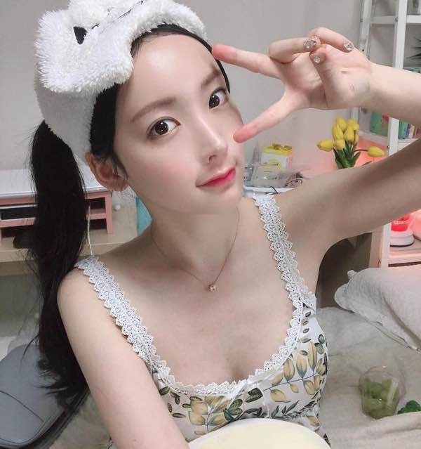 【GG扑克】韩国正妹「정아윤」饱满美乳超级诱人,乳量很极品啊~