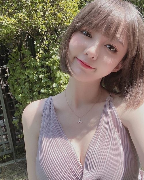 【GG扑克】双性受下面穿环/揉捏她胸前两颗樱桃