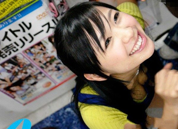 曾经的天后XV-973: 童颜巨乳黑辣妹小仓奈々化身DVD店员跟粉丝当场开战 【GG扑克】曾经的天后XV-973: 童颜巨乳黑辣妹小仓奈々化身DVD店员跟粉丝当场开战
