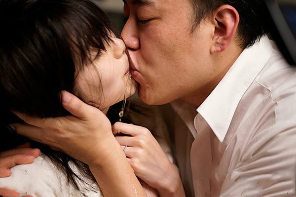 捡尸人妻MEYD-453: 正妹人妻有坂深雪参加公司年会被同事灌倒乱伦! 【GG扑克】捡尸人妻MEYD-453: 正妹人妻有坂深雪参加公司年会被同事灌倒乱伦!