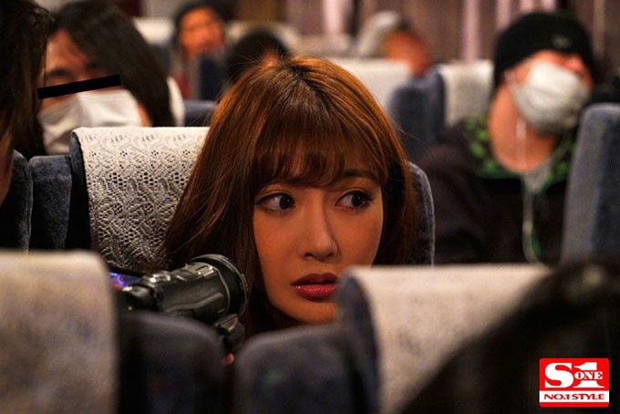 SNIS-651：明日花绮罗与乘客在巴士上做羞羞的事！