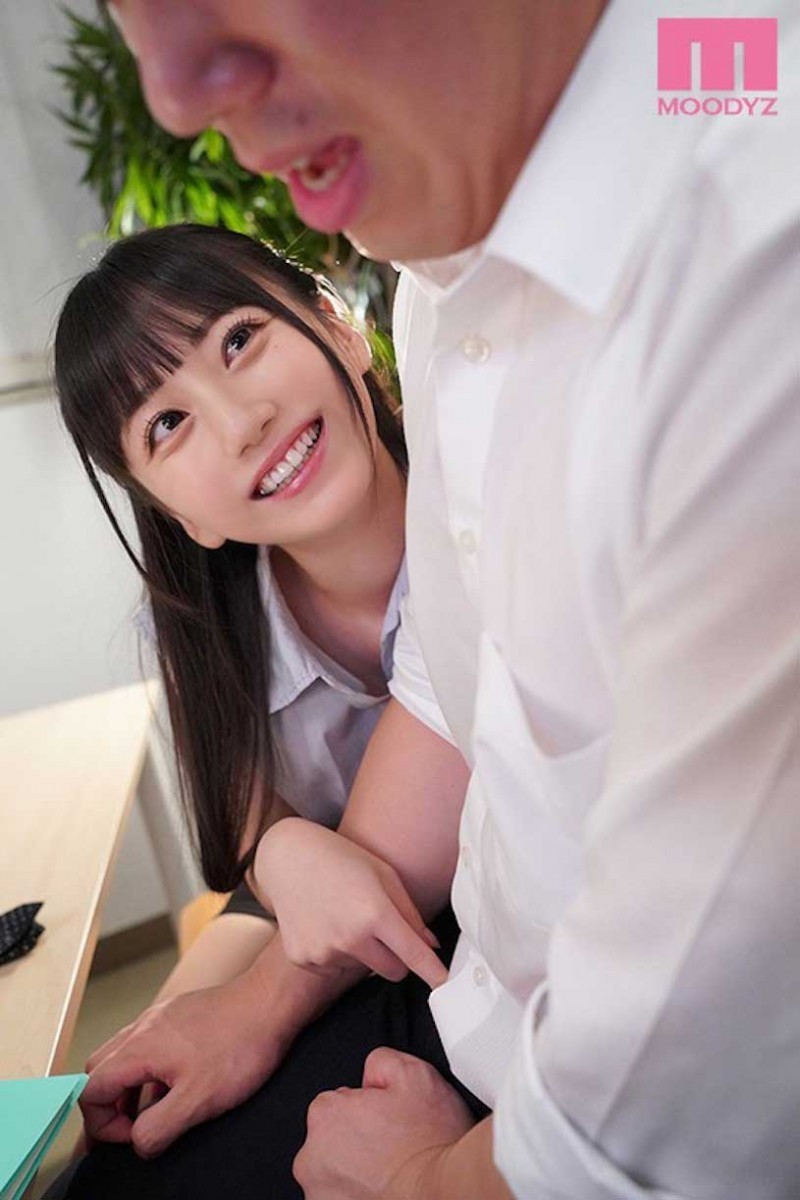 MIDE-834 ：淫荡小姐姐七沢みあ细细品尝着男同事的肉棒