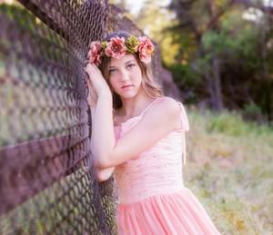 【GG扑克】晚上一个人没有声音的体罚 狗狗脚垫上好多小肉刺