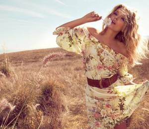 【GG扑克】两小无猜蜜姐儿 对准木马放下去