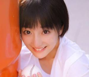 新娘跪趴承受粗大撞击 70年代女知青