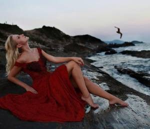 【GG扑克】最美儿媳的说说 摸过同事一次后约不到了