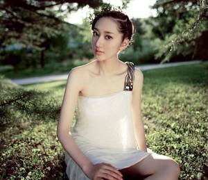 将军请自重下载 我穿着裙子坐在男友上面