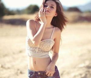 【GG扑克】美艳人妻沦为他人胯下奴 变身嫁人小说完结