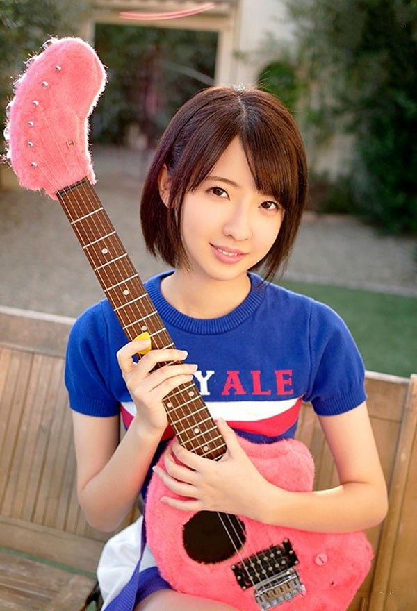 MIFD-062:青春肉体！玩音乐的女大生,绝对敏感美少女冈本真忧放下吉他来吹箫！
