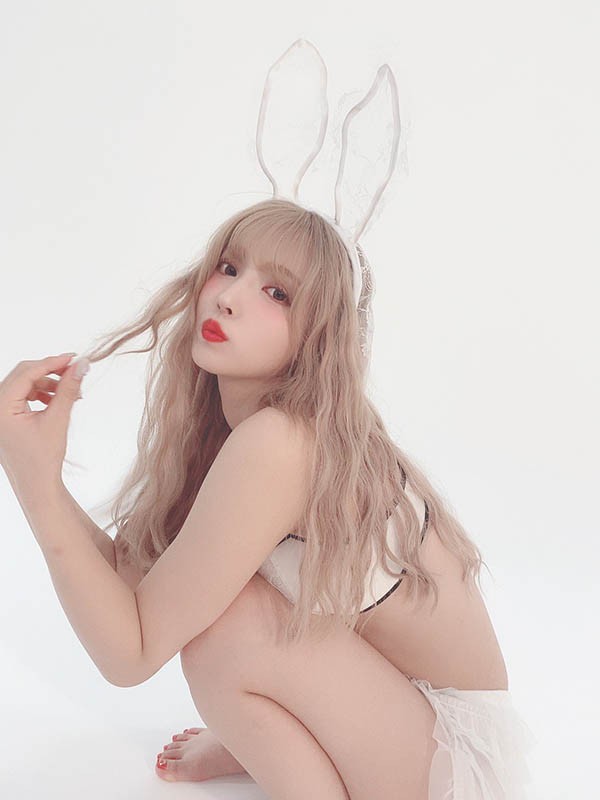 女神的圣诞趴踢！「三上悠亜」化身甜美爆乳圣诞女郎!