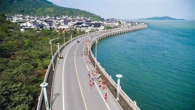 国内4大网红城市，选一个假期去旅行打卡吧